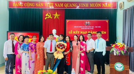 HOẠT ĐỘNG ĐOÀN THỂ